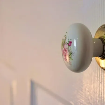 Unique 3 Bedroom House Free Wifi&parking *