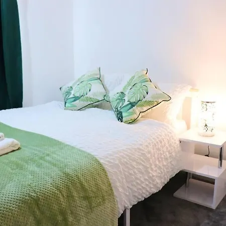 Unique 3 Bedroom House Free Wifi&parking Appartement Leeds (West Yorkshire)