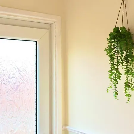 Unique 3 Bedroom House Free Wifi&parking *