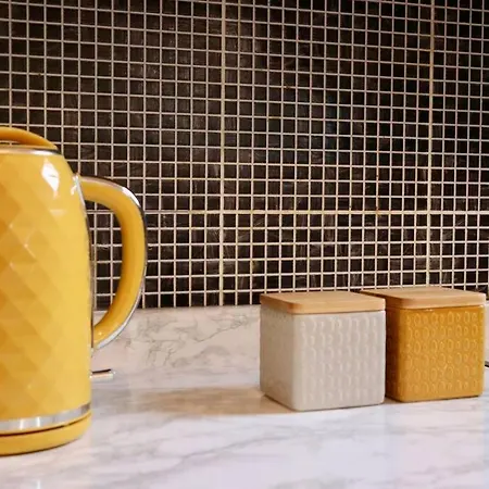 Unique 3 Bedroom House Free Wifi&parking Appartement Leeds (West Yorkshire)