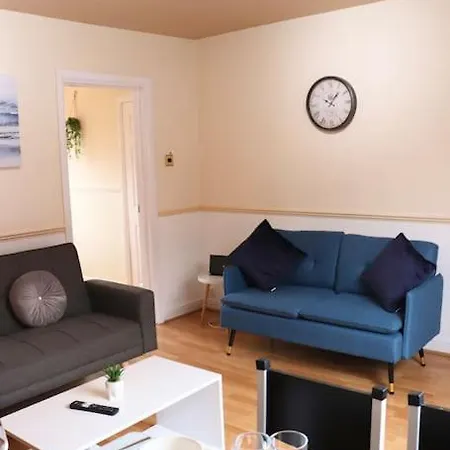 Unique 3 Bedroom House Free Wifi & Parking * Leeds (West Yorkshire)