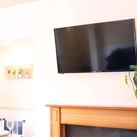 Apartment Unique 3 Bedroom House Free Wifi & Parking Leeds (West Yorkshire)