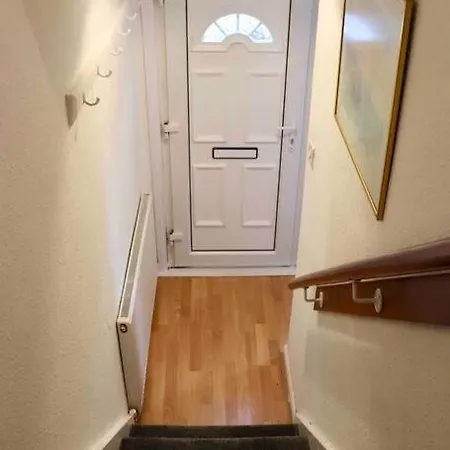 Unique 3 Bedroom House Free Wifi & Parking *