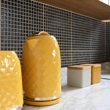 Unique 3 Bedroom House Free Wifi&parking Appartement Leeds (West Yorkshire)