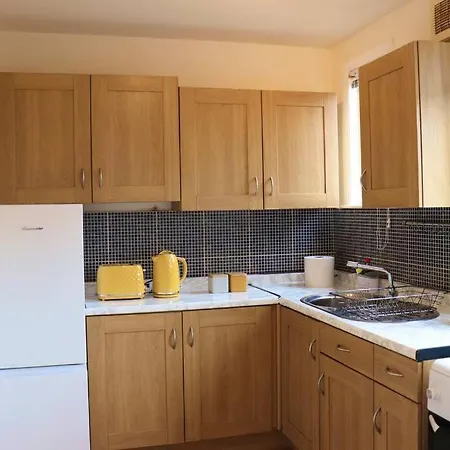 Unique 3 Bedroom House Free Wifi & Parking Leeds (West Yorkshire)