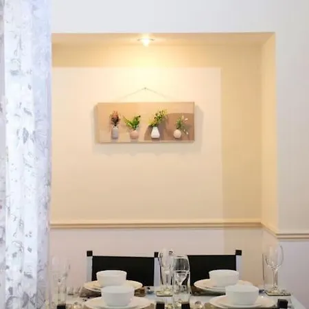 Unique 3 Bedroom House Free Wifi&parking *