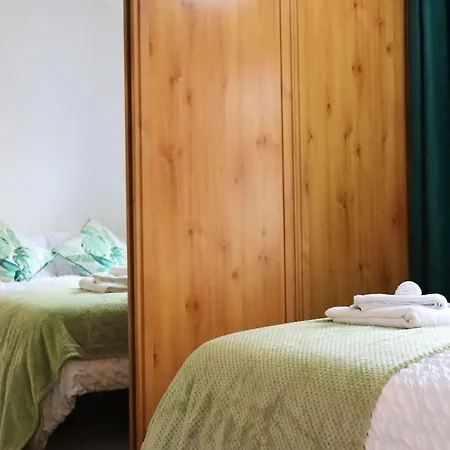 Unique 3 Bedroom House Free Wifi&parking Leeds (West Yorkshire)