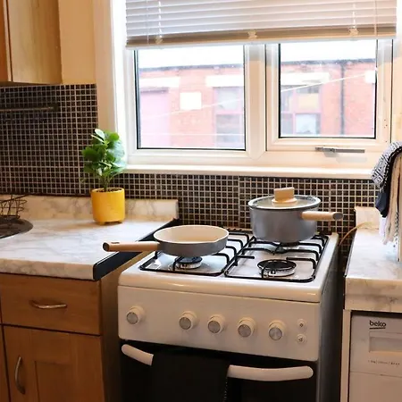 Unique 3 Bedroom House Free Wifi&parking * Leeds (West Yorkshire)