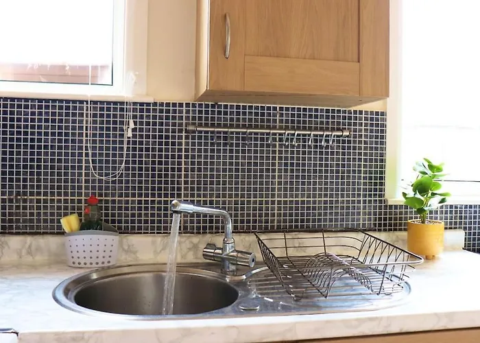 Unique 3 Bedroom House Free Wifi & Parking Apartment Leeds (West Yorkshire)