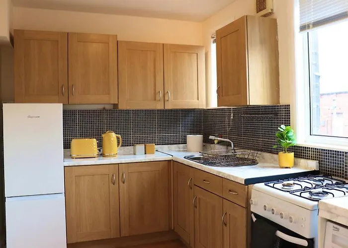 Unique 3 Bedroom House Free Wifi & Parking Apartment