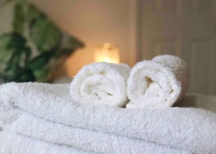 Apartment Unique 3 Bedroom House Free Wifi & Parking Leeds (West Yorkshire)