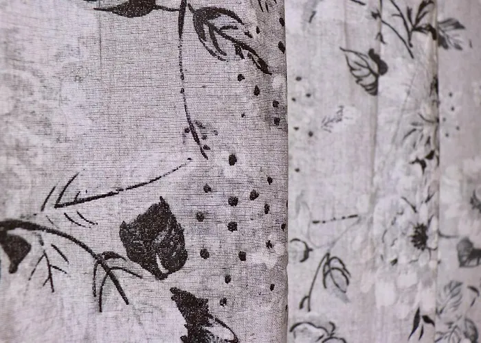 Unique 3 Bedroom House Free Wifi & Parking Апартаменты Лидс