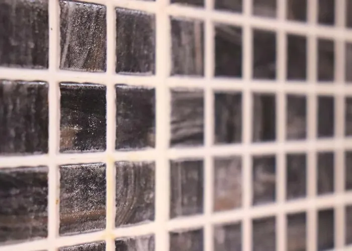 Unique 3 Bedroom House Free Wifi & Parking *