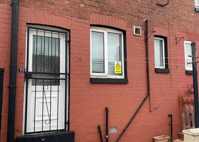 Unique 3 Bedroom House Free Wifi & Parking