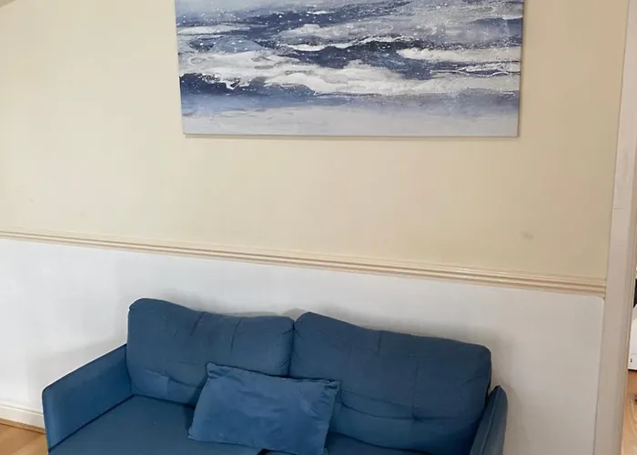 Unique 3 Bedroom House Free Wifi & Parking Apartment Leeds (West Yorkshire)