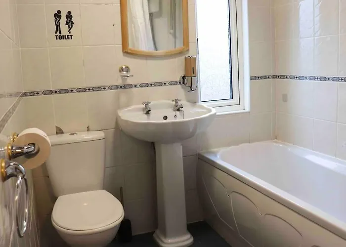 Unique 3 Bedroom House Free Wifi & Parking Appartamento Leeds (West Yorkshire)