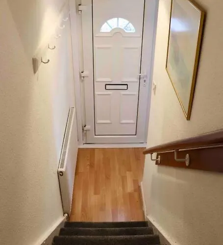 Unique 3 Bedroom House Free Wifi & Parking *